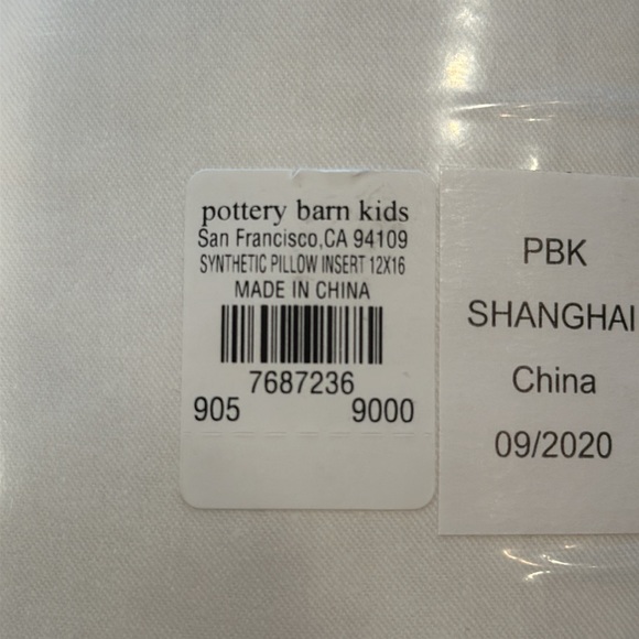 Pottery Barn kids synthetic decorative pillow insert  12“ x 16“ poly fill NWT - Picture 5 of 5